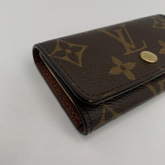 LV 4 ring key chain - Picture 5 of 16